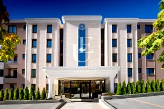 Тристаен апартамент с тераса в Младост 2, София