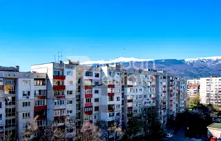 Двустаен апартамент в Младост 3 с южна гледка към Витоша