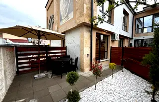 Тристаен апартамент с двор и паркомясто в Младост 4, София