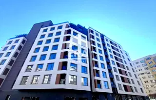 Тристаен апартамент с двор в Младост 4, София