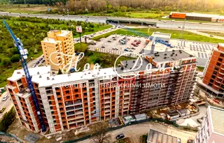 Тристаен апартамент с югоизточно изложение в Младост 4