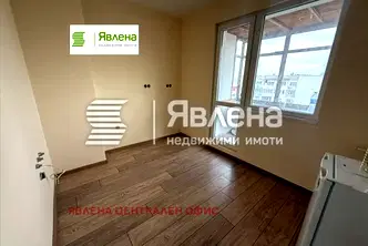 Тристаен апартамент в Младост 4 с две тераси