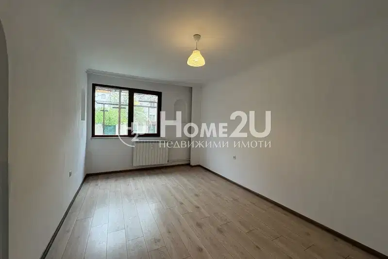4-bedroom apartment in Sofiya, Mladost 4
