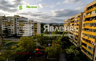 Двустаен апартамент в Модерно предградие с две тераси