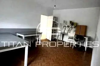 Тристаен апартамент с три балкона в Надежда 2, София