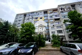 Тристаен апартамент с две тераси в Надежда 2, София