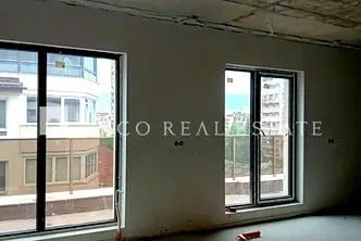 Просторен 4-стаен апартамент в Надежда 2 с три тераси