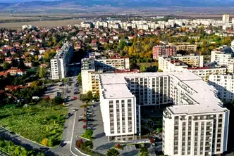 Тристаен апартамент с панорамна тераса в Обеля, София