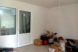 1-стаен апартамент с двор в Оборище, София