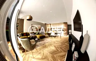 Тристаен апартамент в Оборище с вътрешен парк и асансьор
