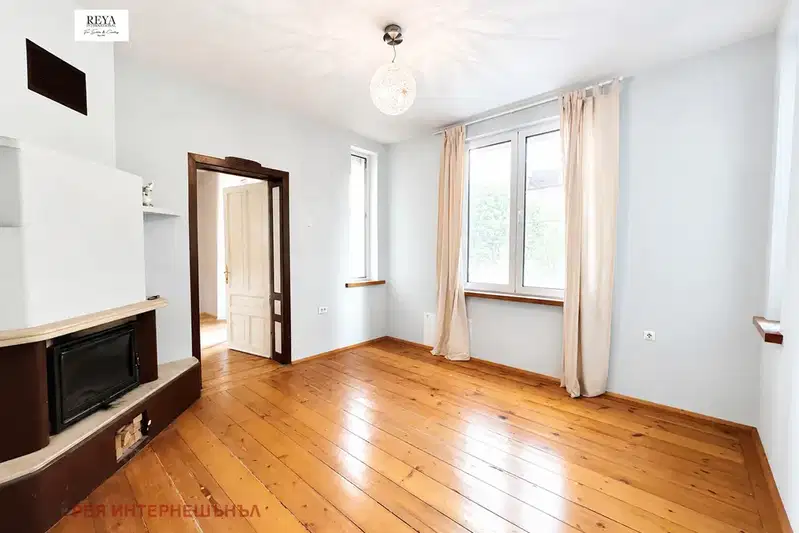 Three-room apartment with terrace in Oborishte, Sofia