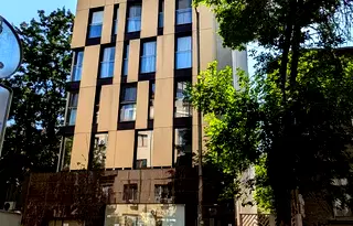 Луксозен 2-стаен апартамент с тераса в Оборище, София