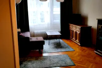 Двустаен апартамент с преходни стаи в Оборище, София
