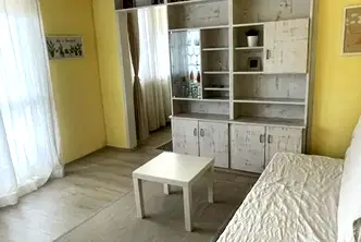 Двустаен апартамент с тераса в Оборище, София