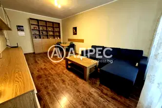 Тристаен апартамент в Оборище с балкон и асансьор