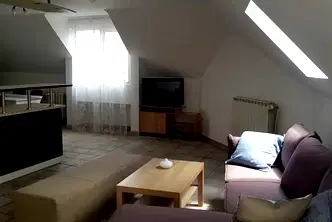 Тристаен апартамент с две тераси в Оборище, София