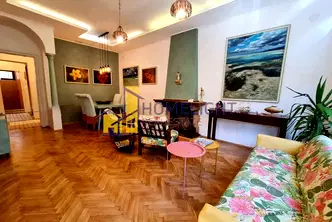Тристаен апартамент в Оборище с автентична камина
