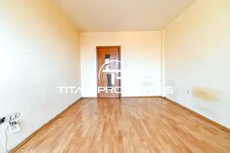 Тристаен апартамент с 2 тераси в Орландовци, София