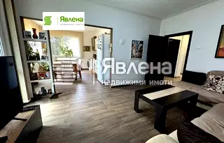 3-стаен апартамент с двор в Орландовци, София
