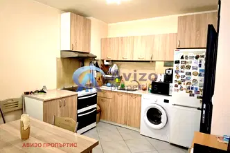 Тристаен апартамент 62 кв.м. в Овча купел с тераса