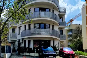 Двустаен апартамент с двор в Овча купел, София