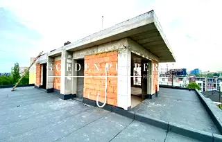 Тристаен апартамент в Овча купел с тераса на последен етаж