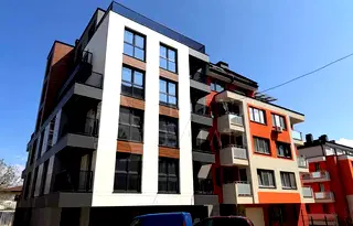 Просторен 4-стаен апартамент в Овча купел с тераси