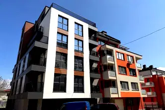 Просторен 4-стаен апартамент в Овча купел с тераси