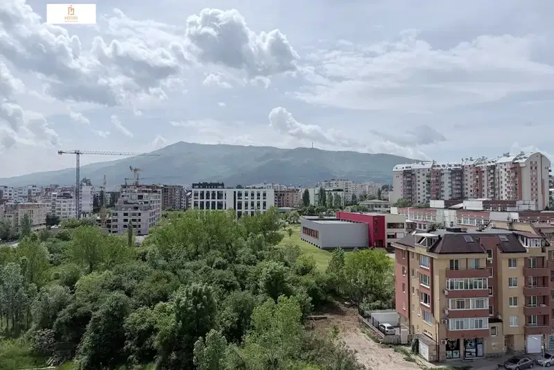 Четиристаен апартамент с панорамна тераса в Овча купел, София