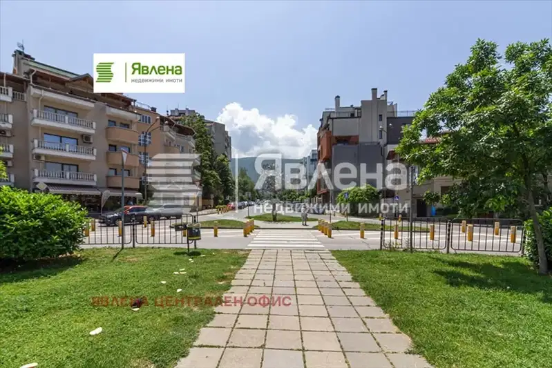 Тристаен апартамент в Павлово с балкон и асансьор