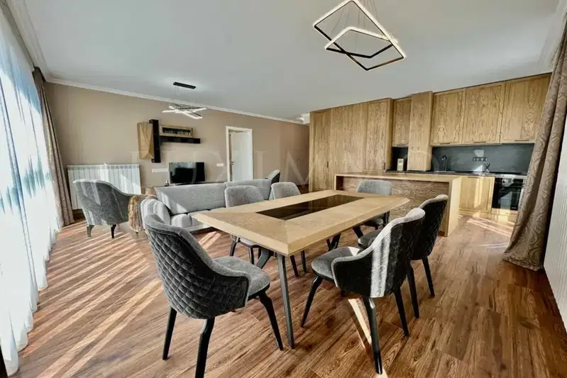 4-bedroom apartment in Sofiya, Pavlovo
