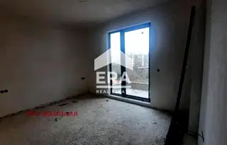 Тристаен апартамент с две тераси в Подуяне, София