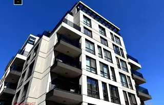 Тристаен апартамент в Полигона с контролираен достъп
