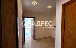 Тристаен апартамент с две тераси в Полигона, София