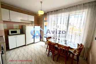 Тристаен апартамент с балкони в кв. Редута, София