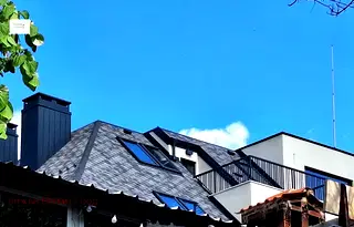 Тристаен апартамент с южно изложение в Редута, София