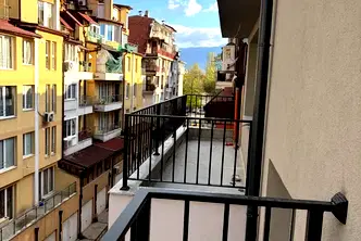 Тристаен апартамент с тераса в Редута, София