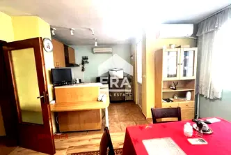 Тристаен апартамент в София, Редута