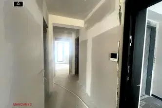 Просторен 4-стаен апартамент в Редута с три тераси