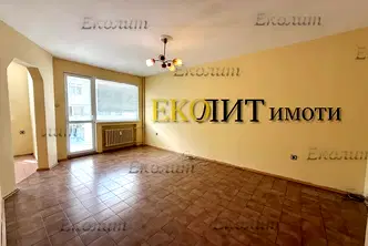 Просторен 2-стаен апартамент в Редута с тераса