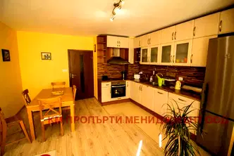 Тристаен апартамент с балкон в кв. Редута, София