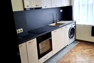 Просторен 3-стаен апартамент с 2 тераси в Редута, София