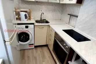 Тристаен апартамент в Редута, София с асансьор