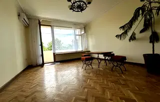 Тристаен апартамент с две тераси в кв. Редута, София