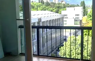 Двустаен апартамент с тераса и гледка към Витоша в Сердика