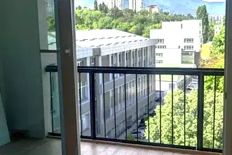 Двустаен апартамент с тераса и гледка към Витоша в Сердика