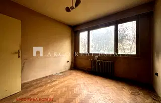 3-стаен апартамент в кв. Сердика с 2 балкона в София