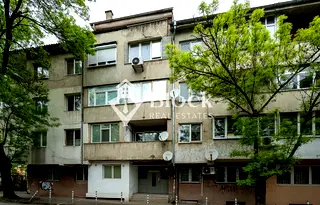Тристаен апартамент с две тераси в Сердика, София