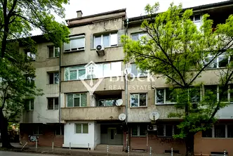 Тристаен апартамент с две тераси в Сердика, София