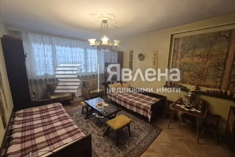 Двустаен апартамент в Сердика с тераса в София